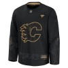 Miesten NHL Calgary Flames Pelipaita Custom Fanatics Military Appreciation Practice 2024-25 Musta